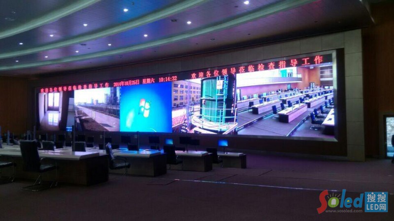 (li��n)����늴������e�����҃�(n��i)����С�g��LED�@ʾ��