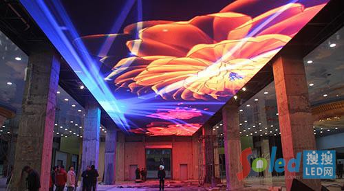 �f�������HMALL����d����LED��Ļ��