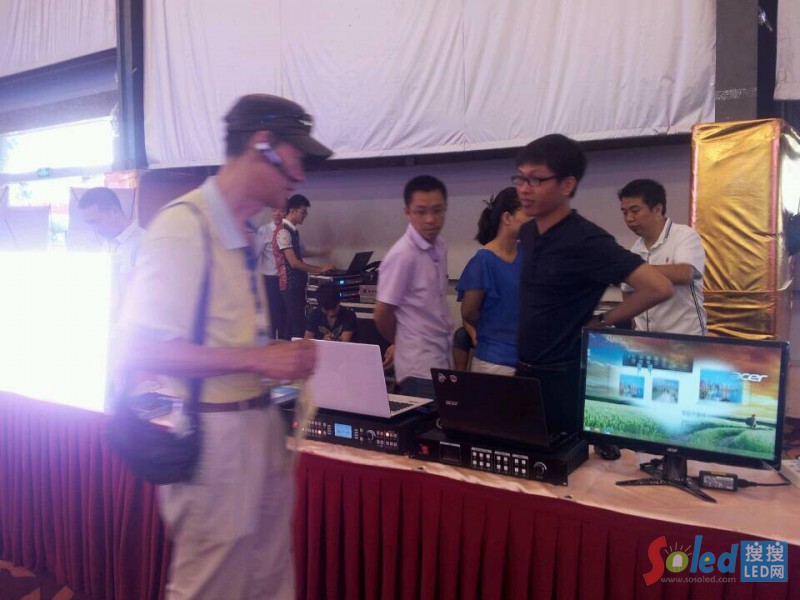 �\(li��n)LED�@ʾ���YԴ���ϕ�(hu��)��Ȫ��վ��