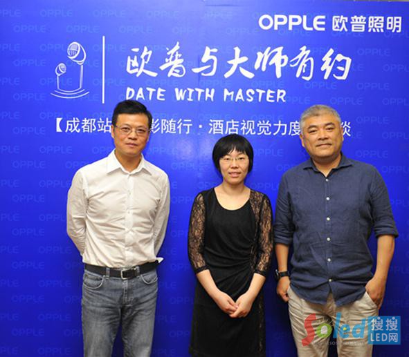 �W������