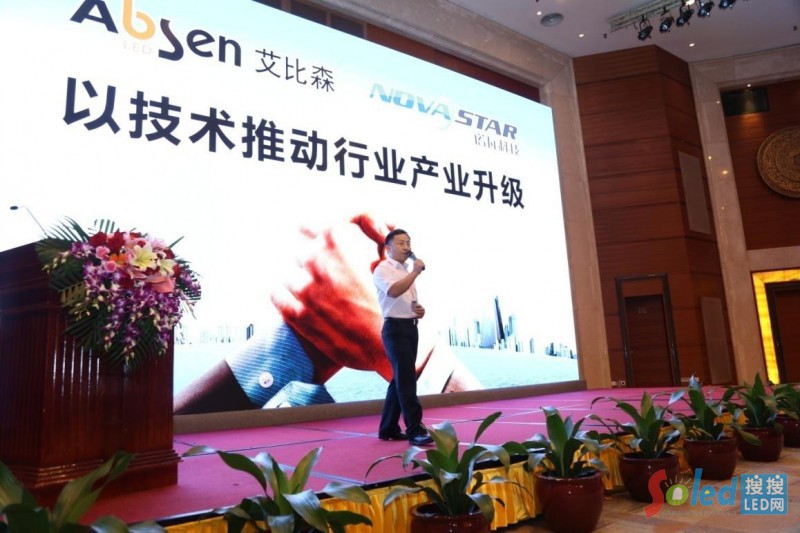 ���}���v