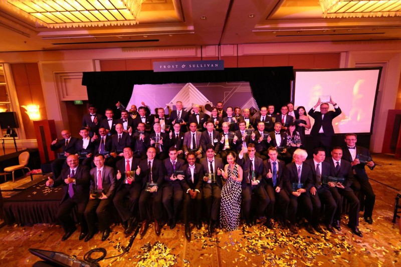 �W˾�ʘs��2015��Frost&Sullivan��̫�؅^(q��)�a(ch��n)Ʒ�I(l��ng)��(d��o)��(ji��ng)