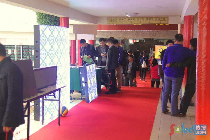 �f�S�COB�a(ch��n)Ʒ�F(xi��n)��չʾ